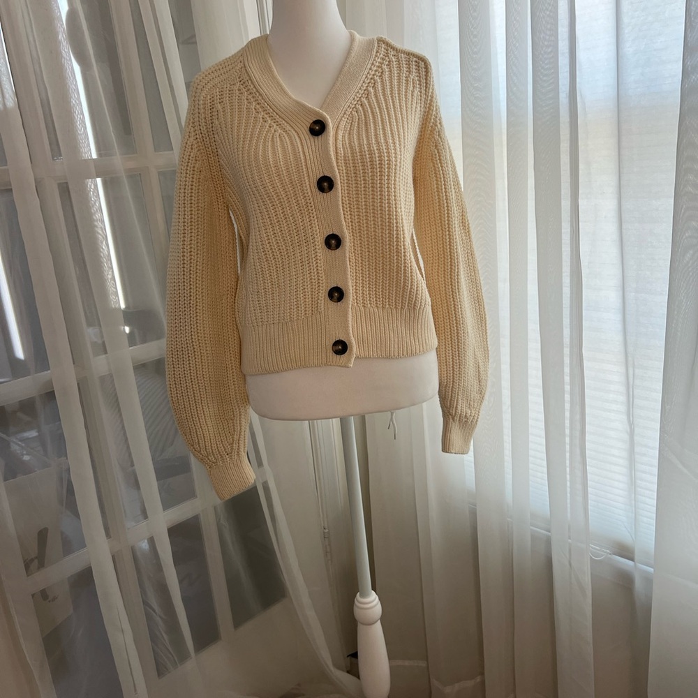 Everlane Women's Soft Cream Knit Sweater
